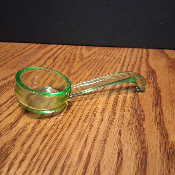 VTG Green Uranium Depression GLASS MAYONNAISE Ladle SPOON 5" - Picture 1 of 8